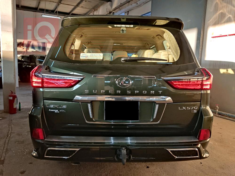 Lexus LX